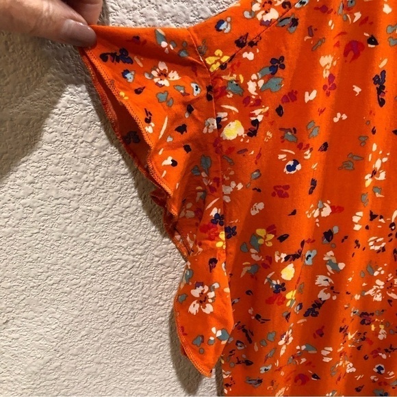 BEACHLUNCHLOUNGE shift style dress with flutter sleeves.  Size M - Picture 4 of 8